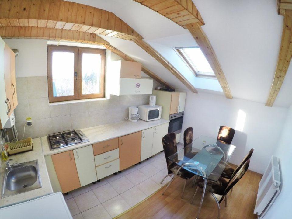 Quik Brasov Exterior photo